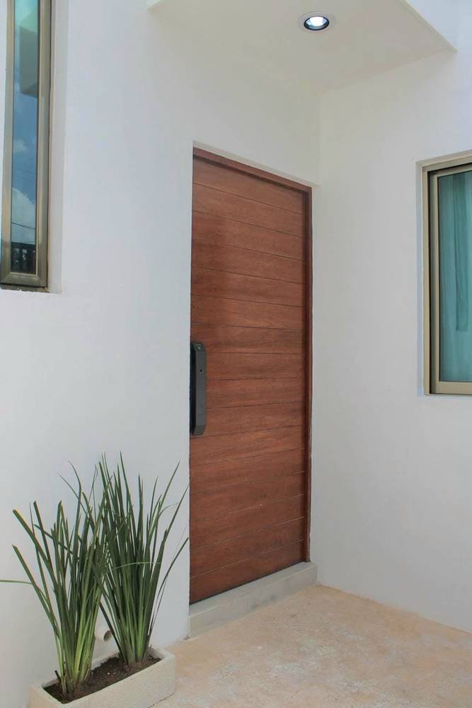 Puerta de acceso a la casa